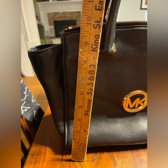 Michael Kors | Hudson Black Pebbled Leather Satchel - Picture 4 of 14